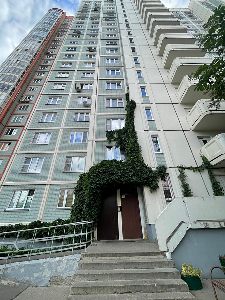 Лихачевский пр-кт, д. 70, корп. 1 Лихачевский пр-кт, д. 70, корп. 1